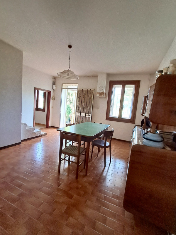 Rustico affiancato in posizione panoramica e privilegiata, immerso nella tranquillità della prima...