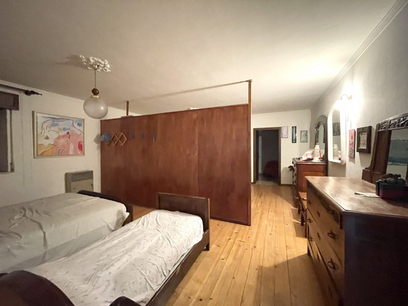 Scopri questo incantevole rustico situato nel cuore della località collinare di Malo, perfetto pe...