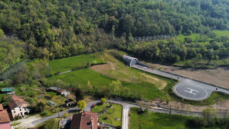 Esplora questa straordinaria opportunità a San Tomio di Malo! 

Presentiamo un rustico da demolir...
