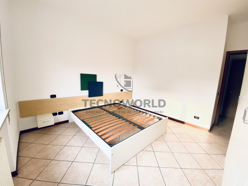 Scopri questa proposta di mini appartamento bilocale situato al secondo piano di un tranquillo co...