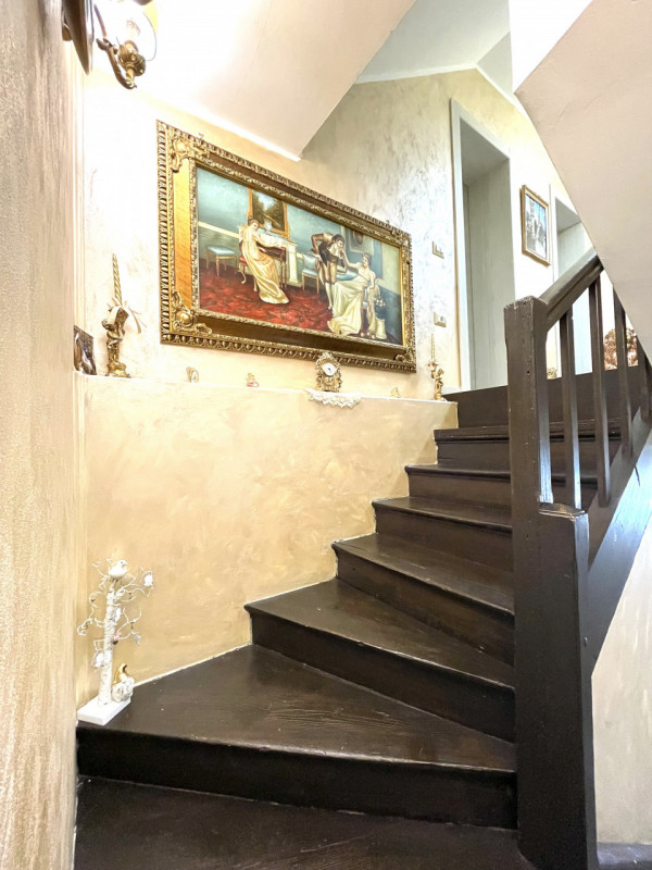 Esplora questa straordinaria opportunità nel cuore della storica corte di Molina di Malo! Questo ...