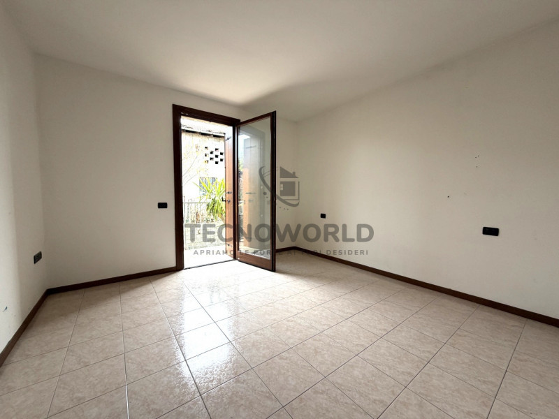 Scopri il tuo nuovo rifugio nel cuore di San Vito di Leguzzano! Ben illuminato e tutto su un pian...