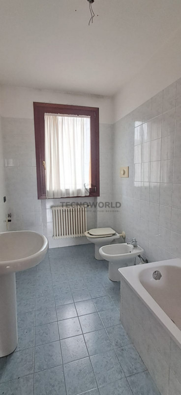 Scopri il tuo nuovo rifugio nel cuore di San Vito di Leguzzano! Ben illuminato e tutto su un pian...