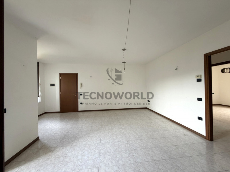 Scopri il tuo nuovo rifugio nel cuore di San Vito di Leguzzano! Ben illuminato e tutto su un pian...