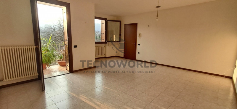 Scopri il tuo nuovo rifugio nel cuore di San Vito di Leguzzano! Ben illuminato e tutto su un pian...