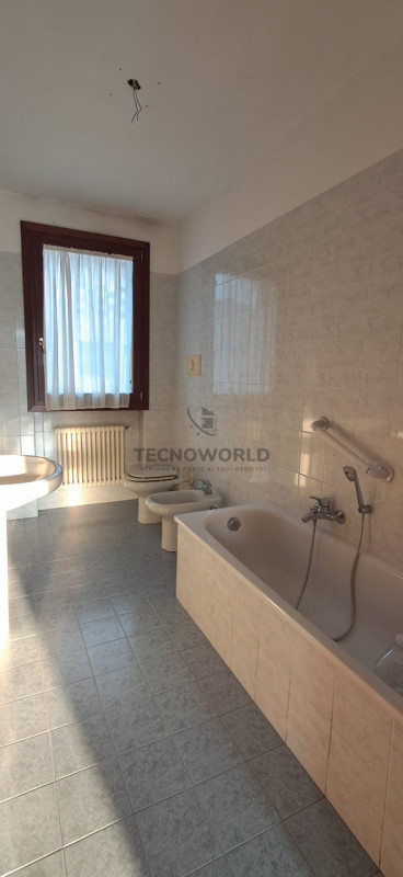 Scopri il tuo nuovo rifugio nel cuore di San Vito di Leguzzano! Ben illuminato e tutto su un pian...