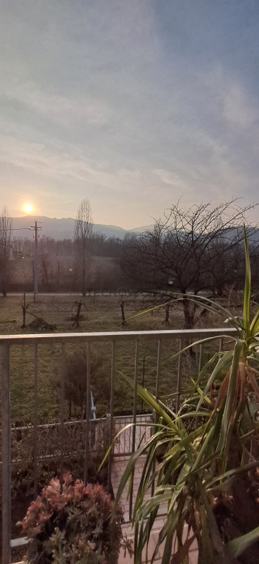 Scopri il tuo nuovo rifugio nel cuore di San Vito di Leguzzano! Ben illuminato e tutto su un pian...