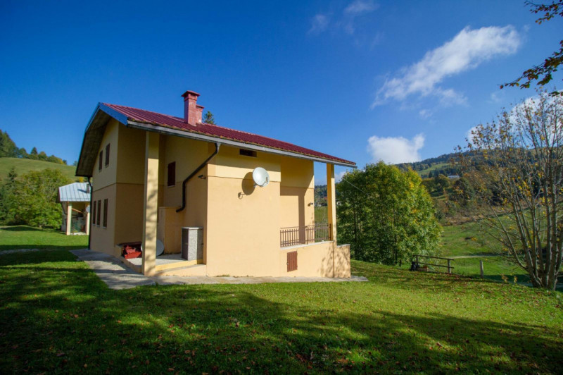 In vendita in località Lepre, proponiamo una interessante villetta indipendente di 140 mq, con vi...