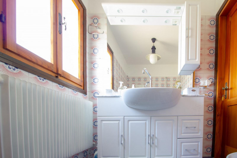 In vendita in località Lepre, proponiamo una interessante villetta indipendente di 140 mq, con vi...