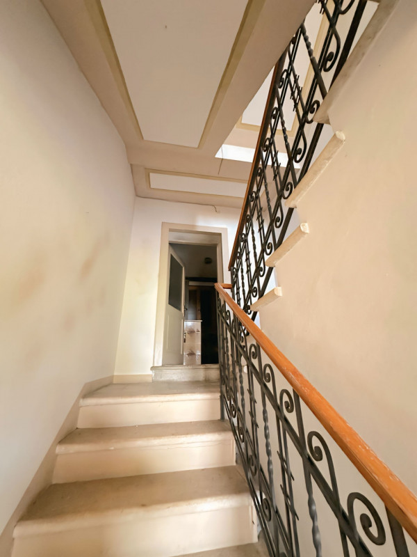 (Per INFO Roberto 3453195338) A Possagno, in zona centrale e a poca distanza dal tempio del Canov...