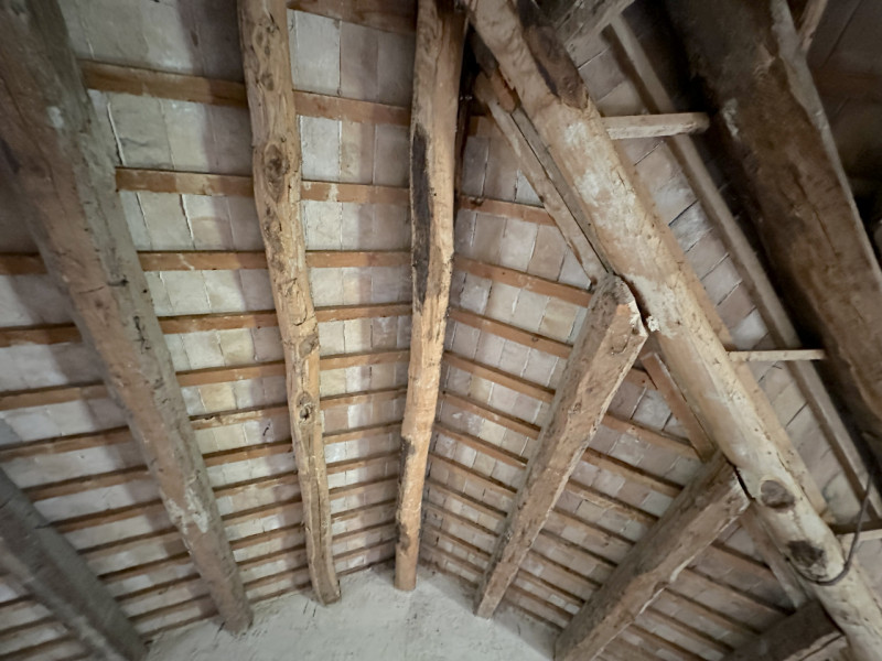 (Per INFO Roberto 3453195338) A Possagno, in zona centrale e a poca distanza dal tempio del Canov...