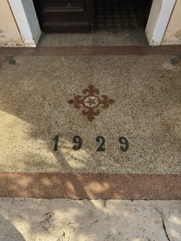 (Per INFO Roberto 3453195338) A Possagno, in zona centrale e a poca distanza dal tempio del Canov...