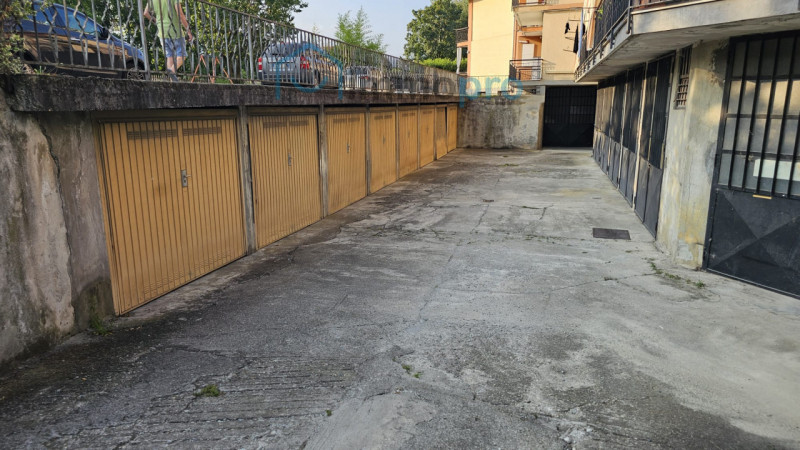 garage-Box-posto auto in Vendita a Rivarolo Canavese