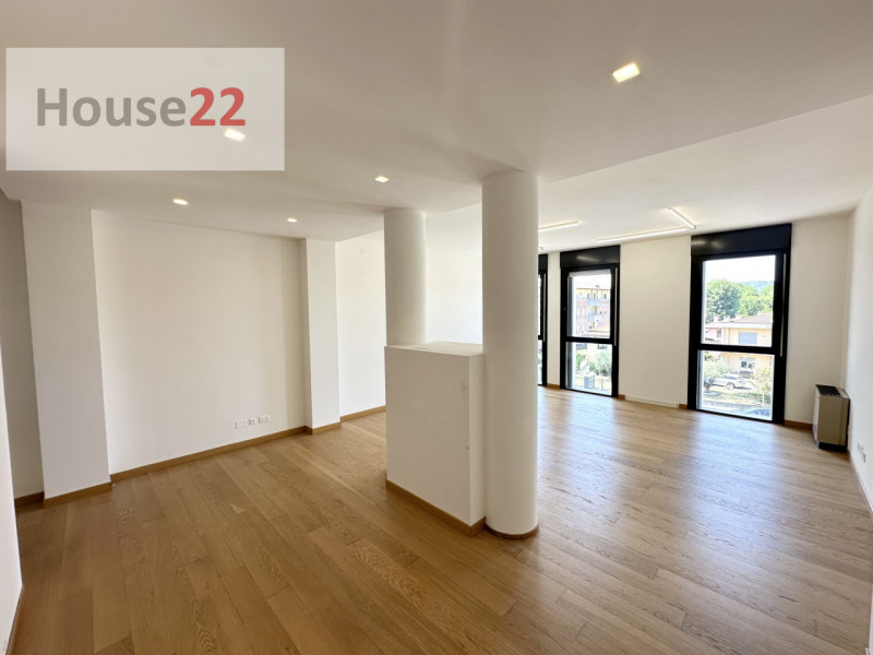 ALTAVILLA VICENTINA (Vicenza ZONA FIERA). In Palazzina commerciale/direzionale, all'inizio della ...