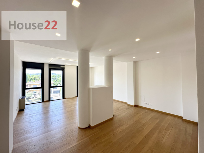 ALTAVILLA VICENTINA (Vicenza ZONA FIERA). In Palazzina commerciale/direzionale, all'inizio della ...