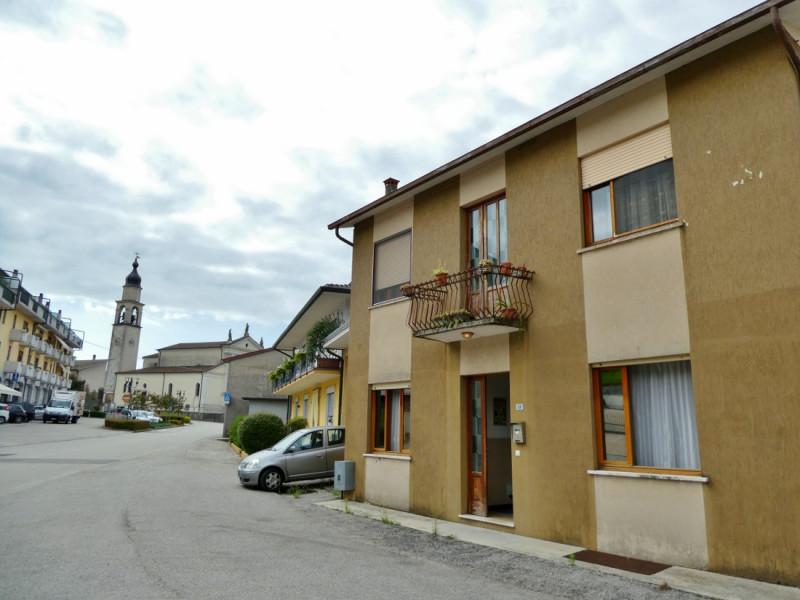 OPPORTUNITA': VENDESI CASA SINGOLA IN COLLINA A SALCEDO - PROVINCIA DI VICENZA - Rif. 8132
In cen...