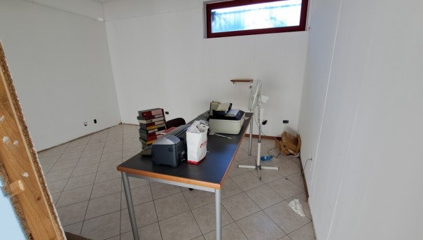 Rif. A.A.208-22

Vendita all'asta - immobile commerciale/direzionale in data 28 gennaio 2026

Des...