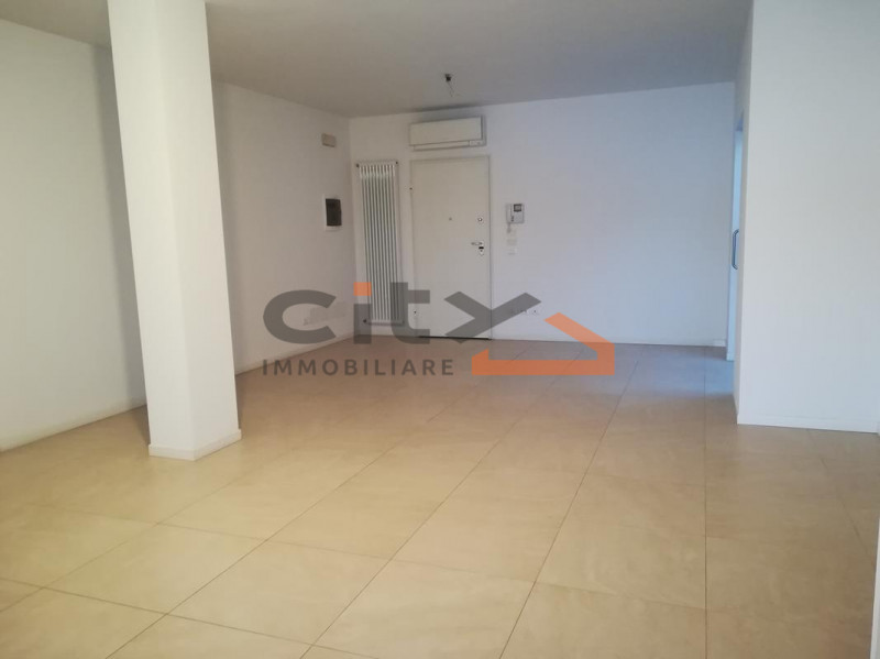 Su moderna palazzina, proponiamo Appartamento molto luminoso con grande zona giorno e cucina in n...