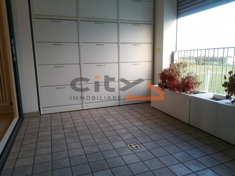 Su moderna palazzina, proponiamo Appartamento molto luminoso con grande zona giorno e cucina in n...