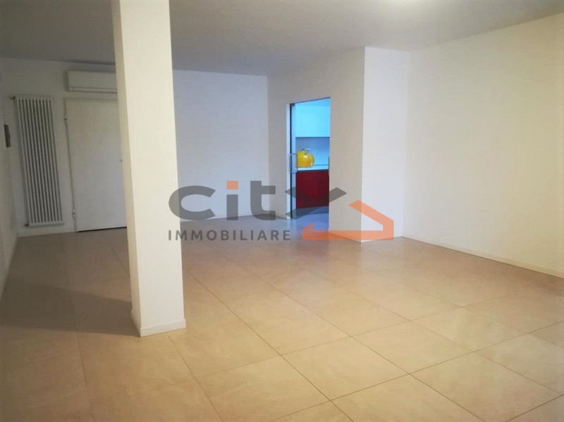 Su moderna palazzina, proponiamo Appartamento molto luminoso con grande zona giorno e cucina in n...