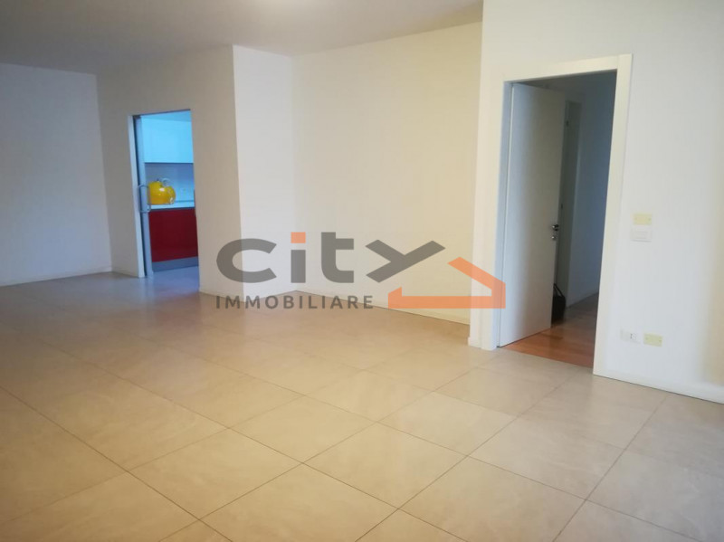 Su moderna palazzina, proponiamo Appartamento molto luminoso con grande zona giorno e cucina in n...