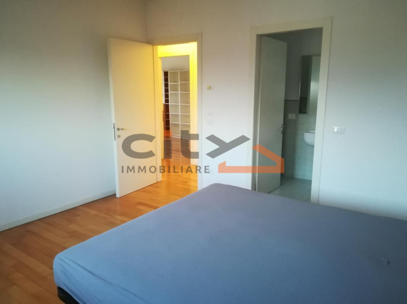 Su moderna palazzina, proponiamo Appartamento molto luminoso con grande zona giorno e cucina in n...
