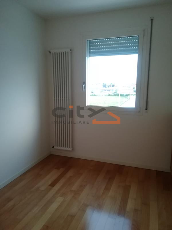 Su moderna palazzina, proponiamo Appartamento molto luminoso con grande zona giorno e cucina in n...