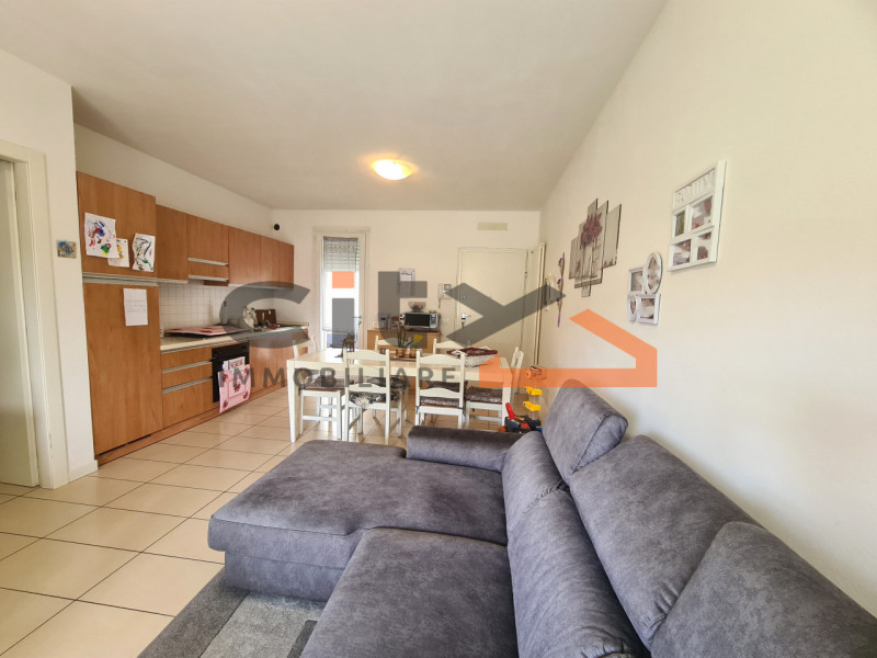 Nel cuore di San Giuseppe di Cassola, proponiamo in esclusiva un appartamento al piano terra con ...