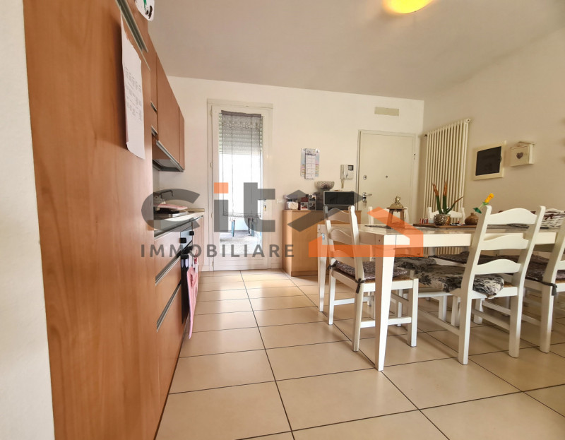 Nel cuore di San Giuseppe di Cassola, proponiamo in esclusiva un appartamento al piano terra con ...