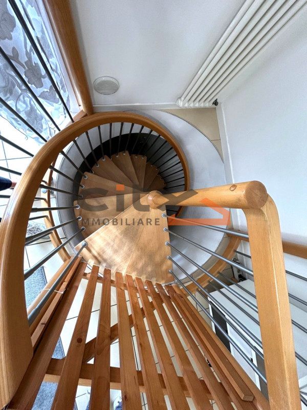 Nel cuore di San Giuseppe di Cassola, proponiamo in esclusiva un appartamento al piano terra con ...