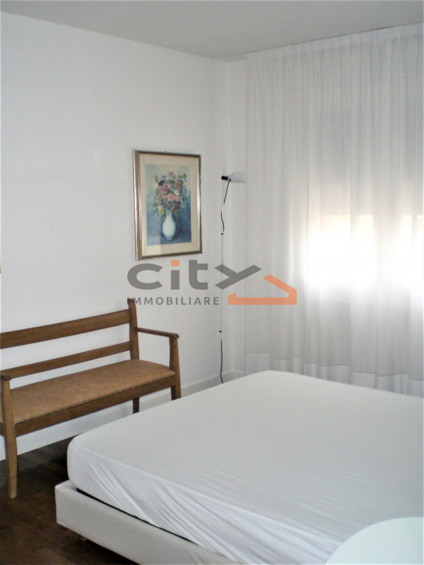 I locatori gradiscono esclusivamente single referenziati. Non sono ammessi animali. La seconda ca...