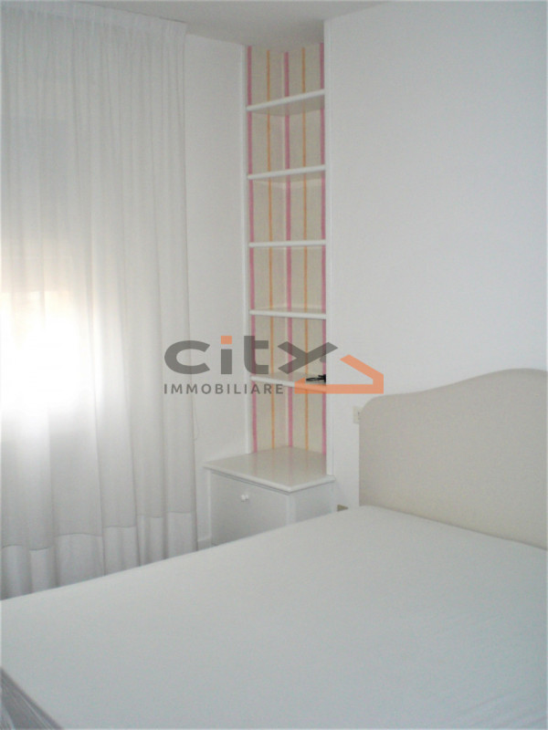 I locatori gradiscono esclusivamente single referenziati. Non sono ammessi animali. La seconda ca...