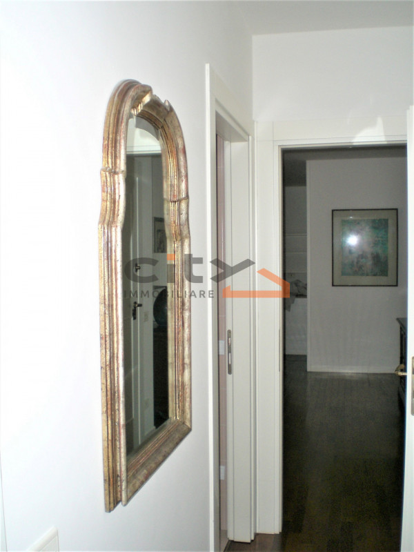 I locatori gradiscono esclusivamente single referenziati. Non sono ammessi animali. La seconda ca...