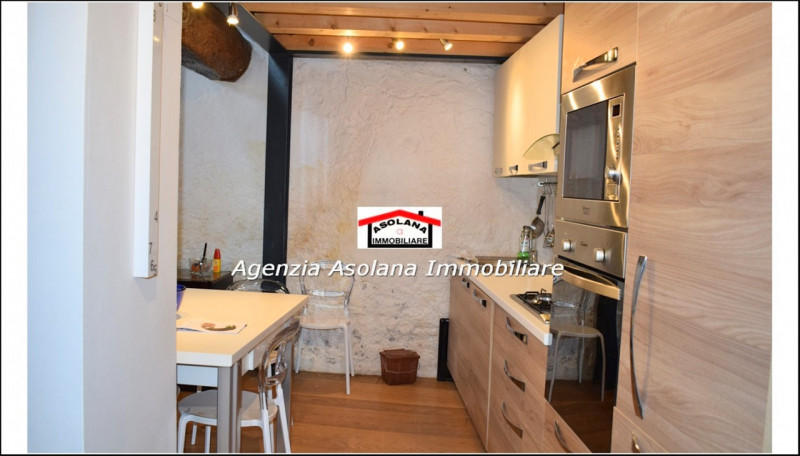 Asolo centro storico affittasi appartamento arredato.  L’immobile recentemente ristrutturato pres...