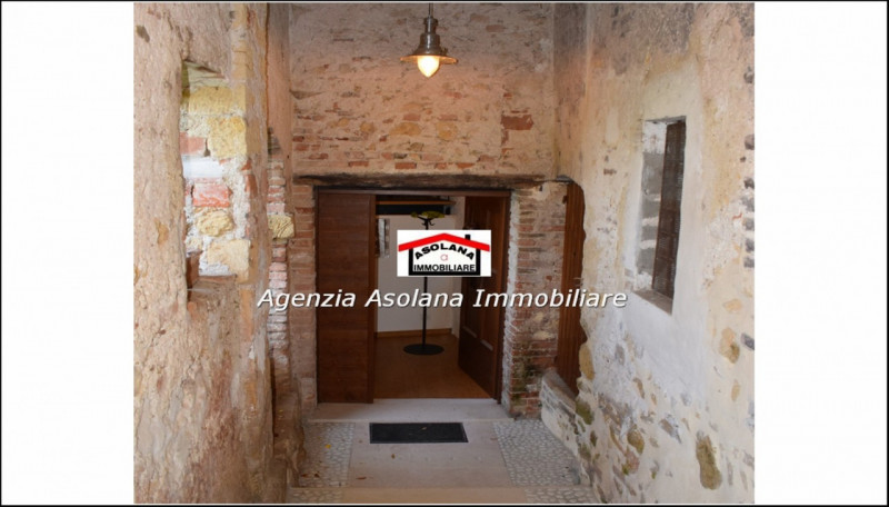 Asolo centro storico affittasi appartamento arredato.  L’immobile recentemente ristrutturato pres...