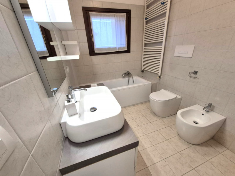 In una delle zone più richieste di Padova Ovest, precisamente nel tranquillo quartiere residenzia...