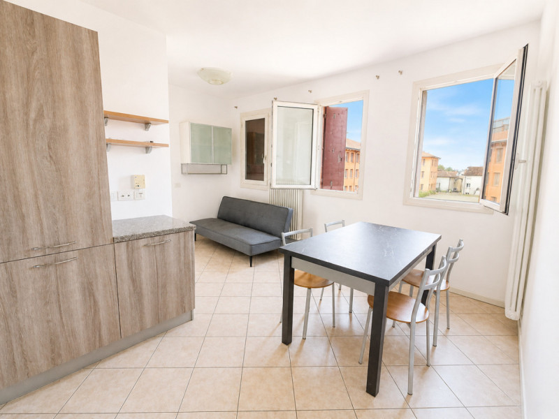VILLAVERLA: in zona centrale e comoda a tutti i servizi, si AFFITTA MINI APPARTAMENTO ben tenuto ...