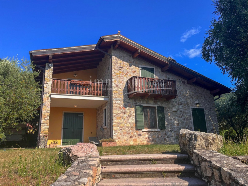 Torri del Benaco Vendita Villa contemporanea