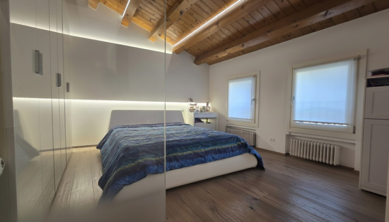 Riferimento Immobile: SE41
Ad Este, in posizione centralissima, e comoda a tutti i servizi, in es...