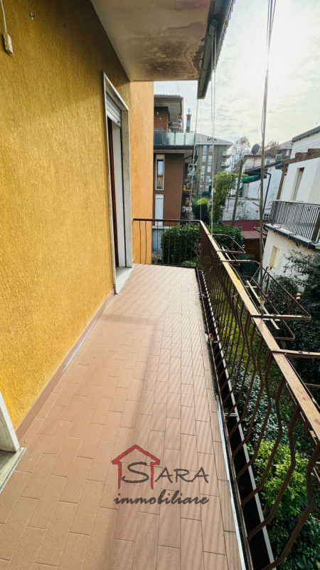 Disponibile dal 1 gennaio. 

CAMERA con LETTO MATRIMONIALE in appartamento in ottimo stato, ristr...