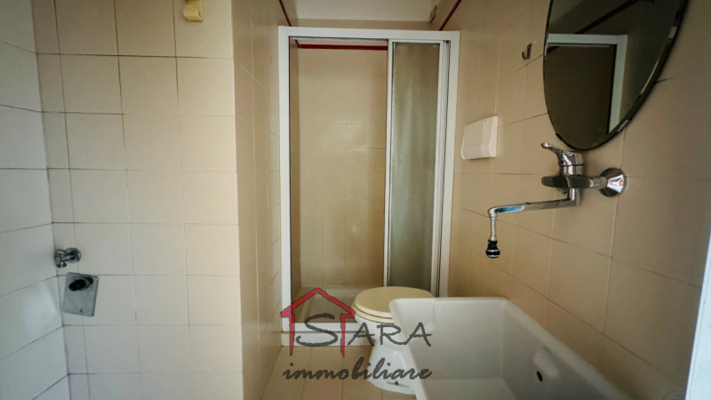 Disponibile dal 1 gennaio. 

CAMERA con LETTO MATRIMONIALE in appartamento in ottimo stato, ristr...