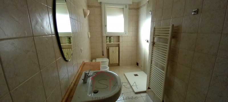 Disponibile dal 1 gennaio. 

CAMERA con LETTO MATRIMONIALE in appartamento in ottimo stato, ristr...