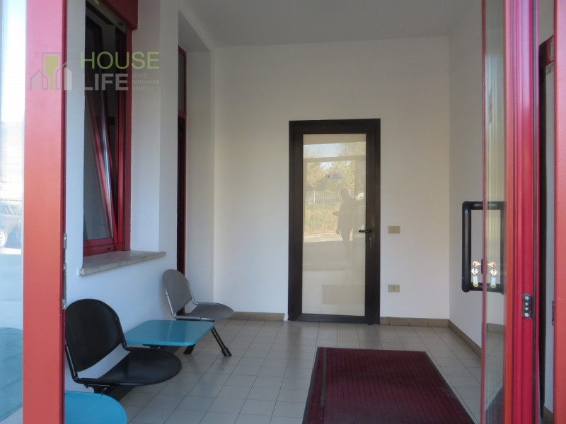 SCHIO - Z.I: CAPANNONE INDUSTRIALE di mq 700 circa con uffici mq 70 con carroponte da 10 ton, H 6...