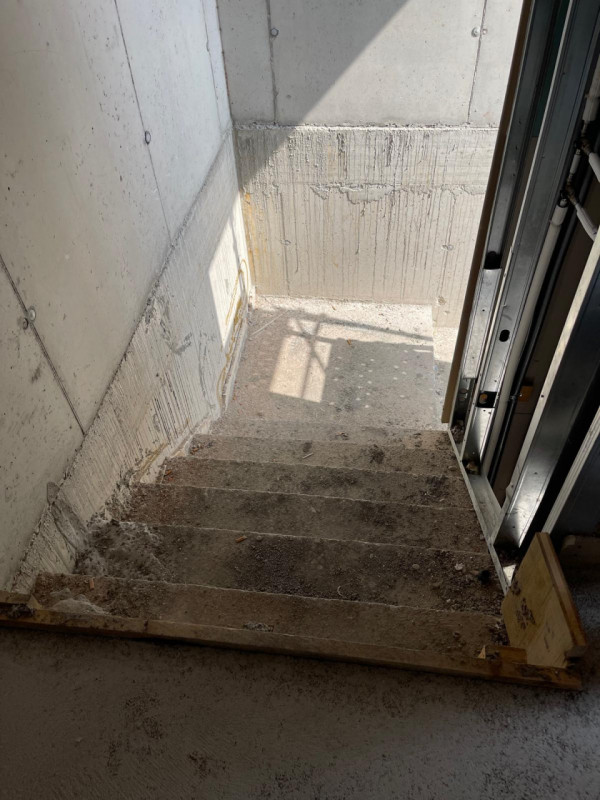 Ampio appartamento pentalocale in vendita in zona centrale di Spresiano. Questa spaziosa unità su...