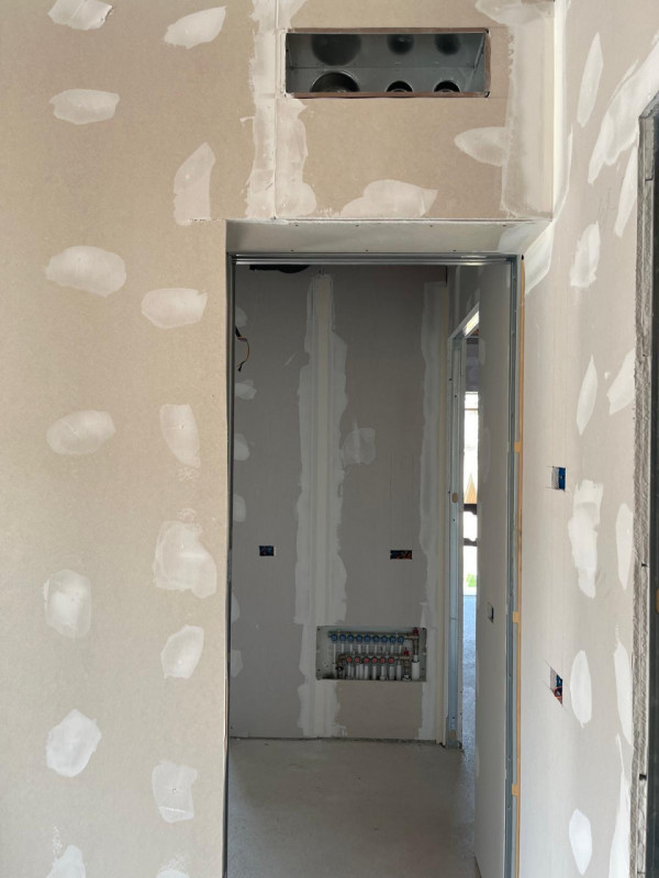 Ampio appartamento pentalocale in vendita in zona centrale di Spresiano. Questa spaziosa unità su...