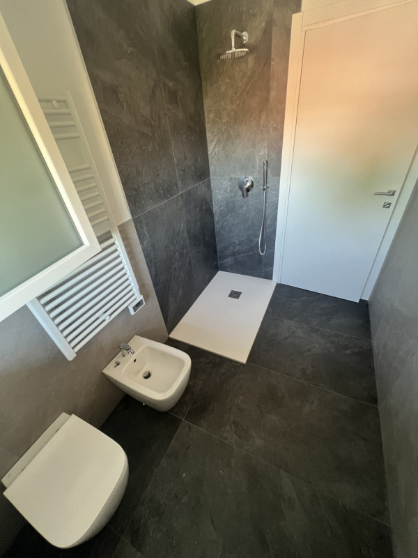 Comodo al centro di Spresiano si propone in vendita appartamento al secondo ed ultimo piano servi...