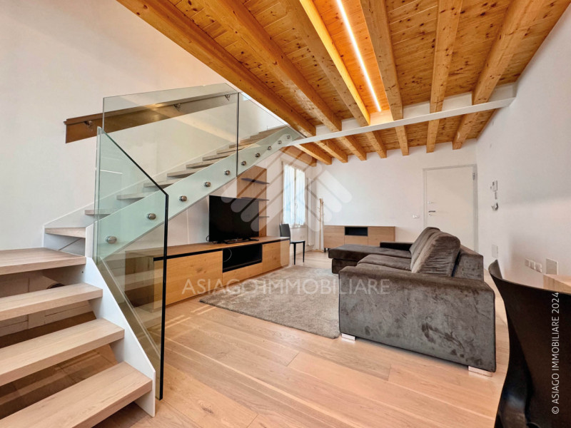 Asiago Immobiliare propone in esclusiva una splendida soluzione di AFFITTO PER L'INTERA STAGIONE ...