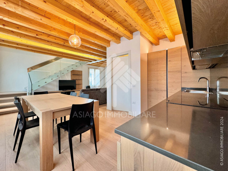 Asiago Immobiliare propone in esclusiva una splendida soluzione di AFFITTO PER L'INTERA STAGIONE ...