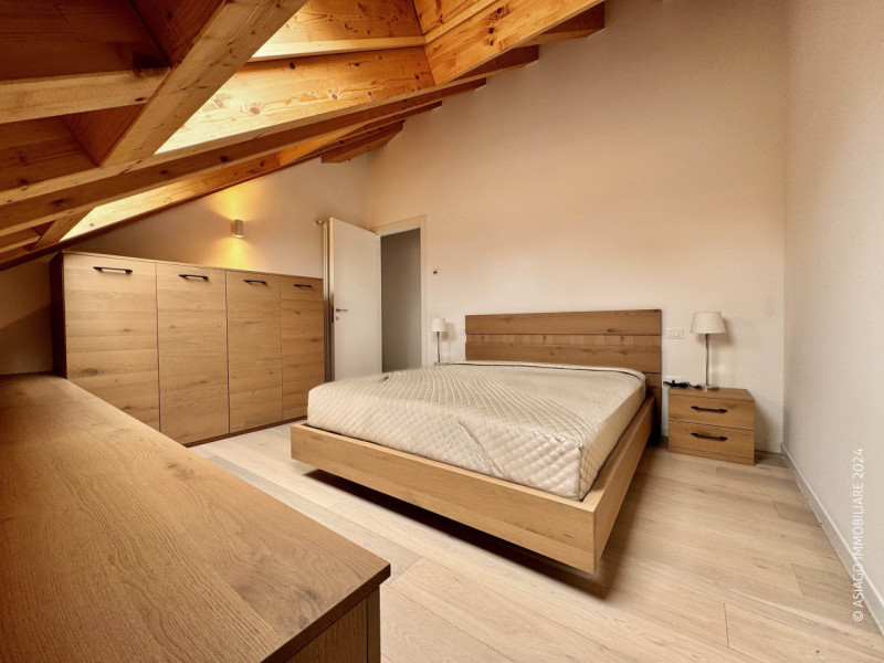 Asiago Immobiliare propone in esclusiva una splendida soluzione di AFFITTO PER L'INTERA STAGIONE ...