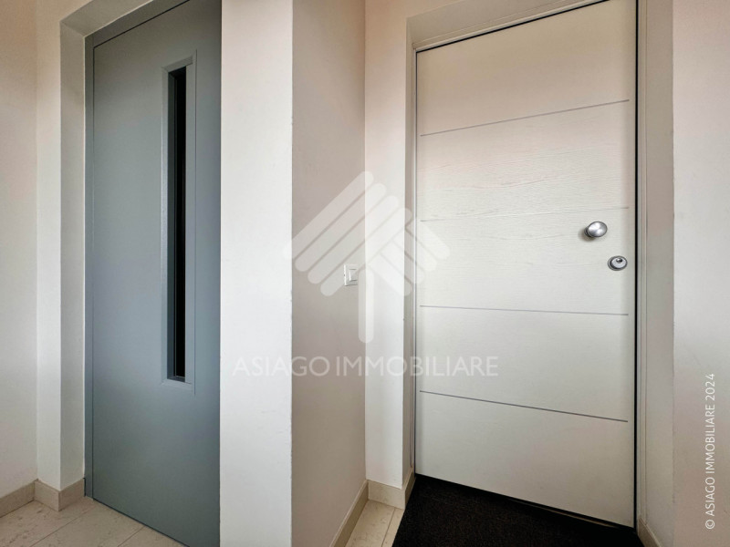 Asiago Immobiliare propone in esclusiva una splendida soluzione di AFFITTO PER L'INTERA STAGIONE ...